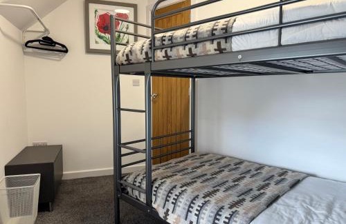 Crickhowell House | 12 Crickhowell Cottages, Town Centre Location