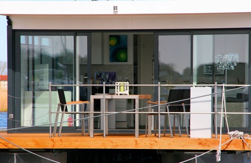 Kroeslin House | 12. Hausboot Float & Load I 50 m² - Hausboot Float & Load I