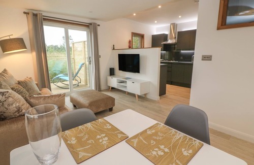 Dobwalls Cottage | 12 MEADOW RETREAT, family friendly, with a garden in Dobwalls