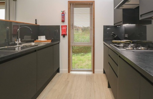 Dobwalls Cottage | 12 MEADOW RETREAT, family friendly, with a garden in Dobwalls