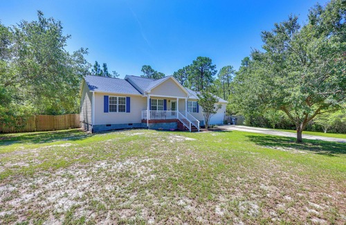 Boiling Spring Lakes House | 12 Mi to Beaches: Dog-Friendly Southport Getaway