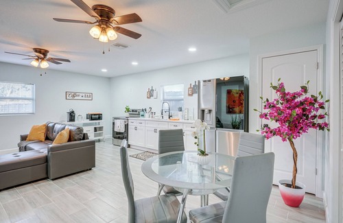 Bearss Plaza House | 12 Mi to Dtwn Tampa: Vibrant Home w/Outdoor Space