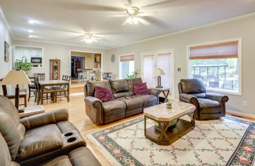 Watkinsville House | 12 Mi to UGA Campus Spacious Group Getaway!