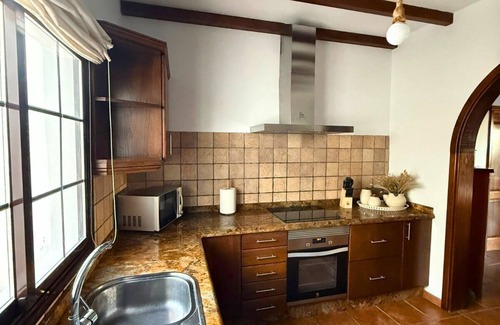 Nazaret Villa | 12 min walk from Lagomar Museum! Ideal to enjoy your pool with your family.