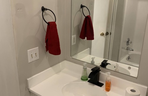 Parkwood Estates House | 12 minutes from downtown(without traffic)