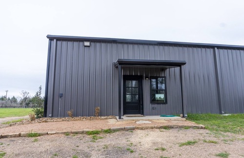 Fayetteville House | 12 minutes to Antique Shopping near Warrenton, & Round Top TX.