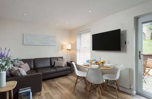 York Cottage | 12 Pear Tree House - sleeps 4 guests in 2 bedrooms