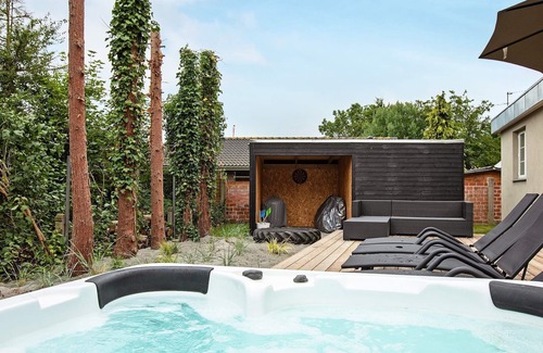 Marielyst House | 12 person holiday home in Væggerløse
