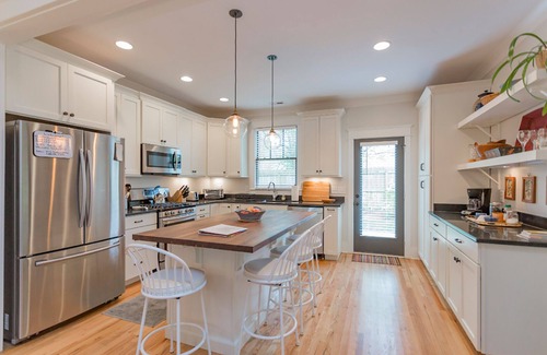 Breeze Hill House | 12 South luxury guest cottage offers comfort and a great location!