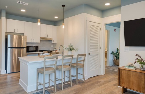 12 South Condo | 12 South Stay | 1BR Accessible Suite at Gilmore