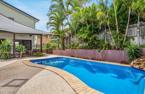 Rainbow Beach House | 12 Tingira Close - Rainbow Beach. Pool. Aircon. Great family beach house