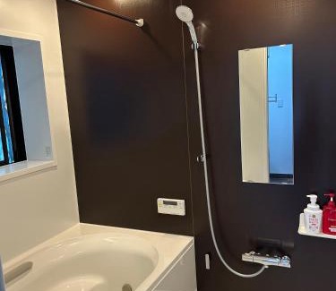 Katsushika Apartment | 120平米 5BR House, Near Ueno and Asakusa, Parking 2间浴室5室1厅 FlowerTea Hotel