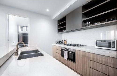 Port Melbourne Apartment | 1206 Nine Elm - Port Melbourne