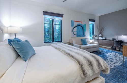 West End Hotel | 121 Hotel by AvantStay | Chic & Modern Superior Suite In Ideal Location!