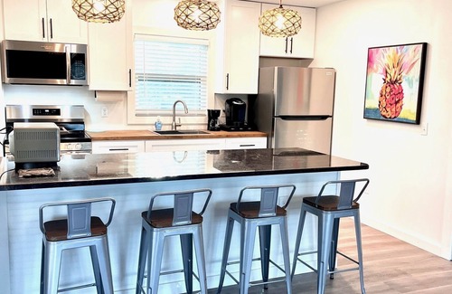 Mid Island House | 122 Falkirk Cottage – Swap Snowflakes for Seashells!