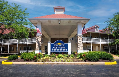 Delavan Lake Condo | 123 - Premium Lake View Condo Suite