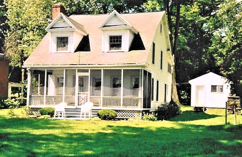 Ashville Cottage | 125 Ft of Lake Frontage - 5 Bedrooms, 2 Bathrooms