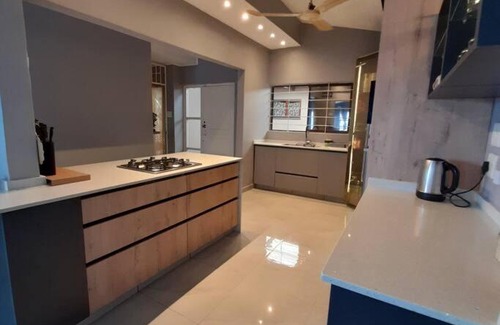Bluff House | 125 on G
