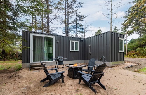 Tierra Del Mar House | #126 The Tea House - Modern container house