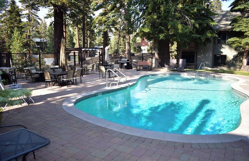 Mammoth Lakes Condo | #127 Warm and inviting corner unit across from the shuttle stop and close to the Village