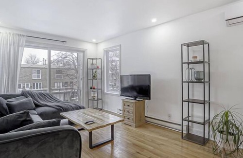 Sault-au-Recollet Apartment | #129 - Peaceful & Bright Apartment with two Balcony