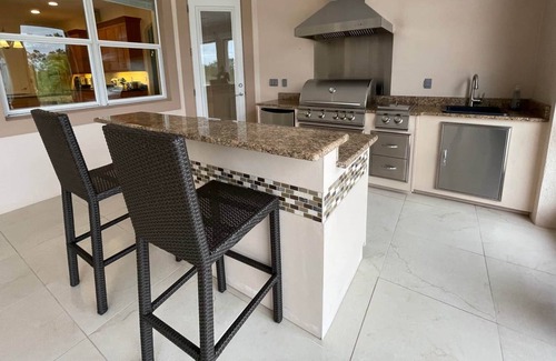 Groveland House | 12950 Bellerive drive