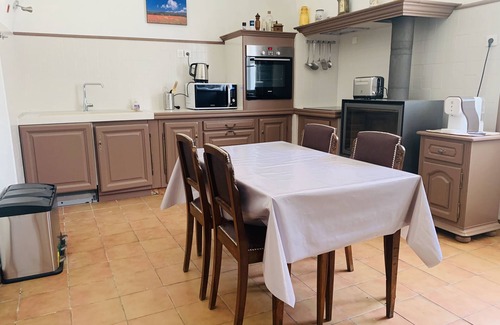 La Roque-d'Antheron House | 12th century house on a former farm