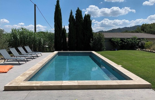 La Roque-d'Antheron House | 12th century house on a former farm