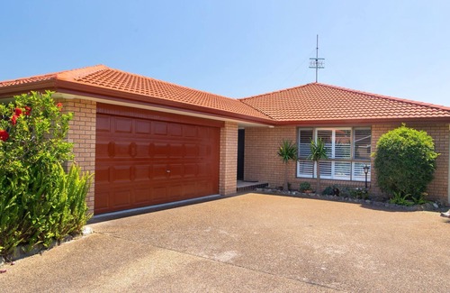 Forster House | 13 Cavill Avenue on the Forster Keys