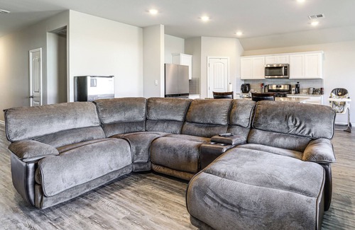 Baker House | 13 Mi to Baton Rouge: Family-Friendly Home