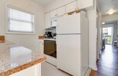 Oak Harbor Condo | 13 Mi to Port Clinton: Lake Erie Getaway w/Dock