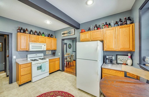 Wallace Cottage | 13 Mi to Skiing: Downtown Wallace Home w/Deck