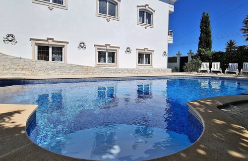Arnal House | 13 Rooms Luxury Villa (25-50 Guests) by Silver Village Residence