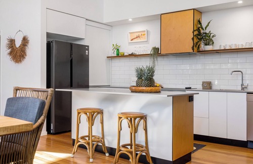 Suffolk Park Cottage | #13 Tallow Sands - Lakeview Beach house overlooking Tallow Creek