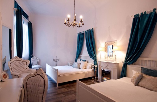 Prenzlauer Berg Apartment | 130 sqm, up to 6 pers. in Prenzlauer Berg, whirlpool, families, groups, couples