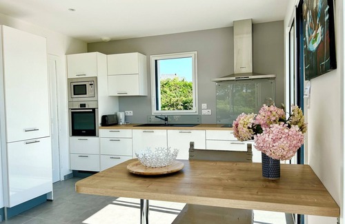 Camaret-sur-Mer Villa | 130m2 contemporary house, sleeps 9, sea view