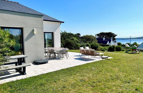 Camaret-sur-Mer Villa | 130m2 contemporary house, sleeps 9, sea view