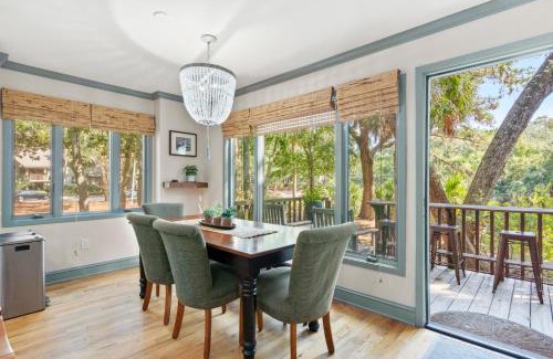 West Beach Village Villa | 1337 Fairway Oaks Villa by Akers Ellis Rentals