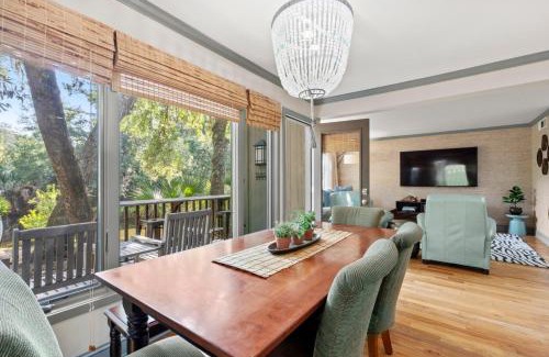 West Beach Village Villa | 1337 Fairway Oaks Villa by Akers Ellis Rentals