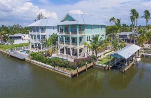 South Island House | 135 Island Escape- 5BR Home with Pool and Spa! home