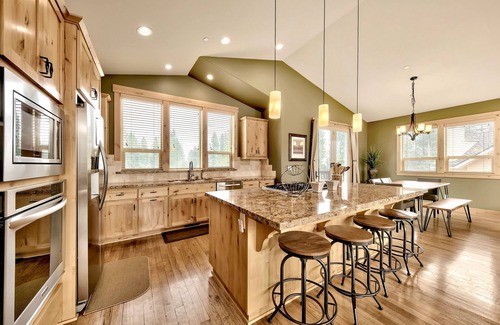 Mountain View Estates House | 1376MD MNT Contemporary come play in the mountains