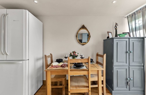 Bury St Edmunds House | 139 I Out Westgate St I Characterful & Peaceful 1BR House.