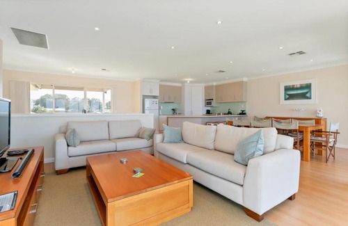 Hayborough House | 139 Seagull Ave - BYO Linen - Pets Negotiable - Wi-Fi