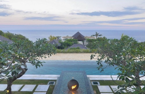 Ungasan House | 13BR Ocean View Villa Located In Uluwatu - 12Min Walk To Melasti Beach W/Pool!