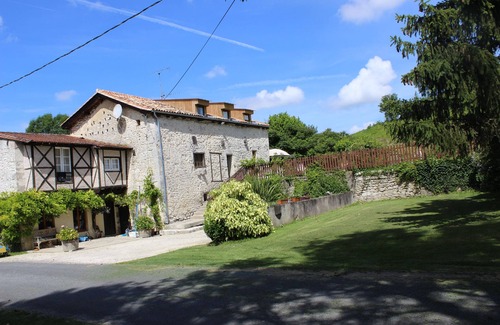 Thenac Cottage | 13C house with private pool and private fishing