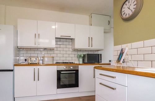 St Austell Cottage | 14 BEECH ROAD, pet friendly, with a garden in St Austell
