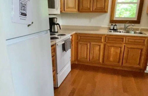 Rogers Apartment | 14 Guest, 7 Bed, 4 BR, Lakefront Cabin w/Hot Tub