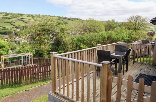 Combe Martin Cottage | 14 MANLEIGH PARK, pet friendly, with a garden in Combe Martin