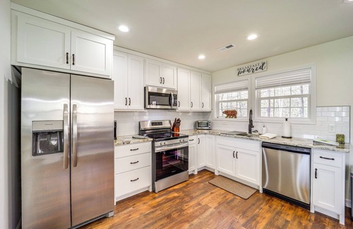 Ferguson House | 14 Mi to Appalachian Ski Mtn! Family Getaway