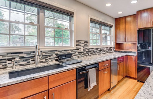 Colesville House | 14 Mi to DC: Retreat w/Patio & Sunroom!